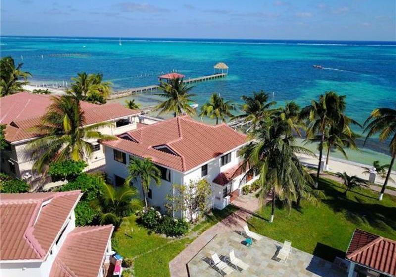 هتل Isla Bonita Yacht Club