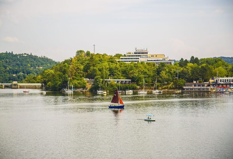 هتل Orea Resort Santon Brno