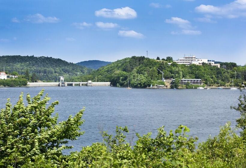 هتل Orea Resort Santon Brno