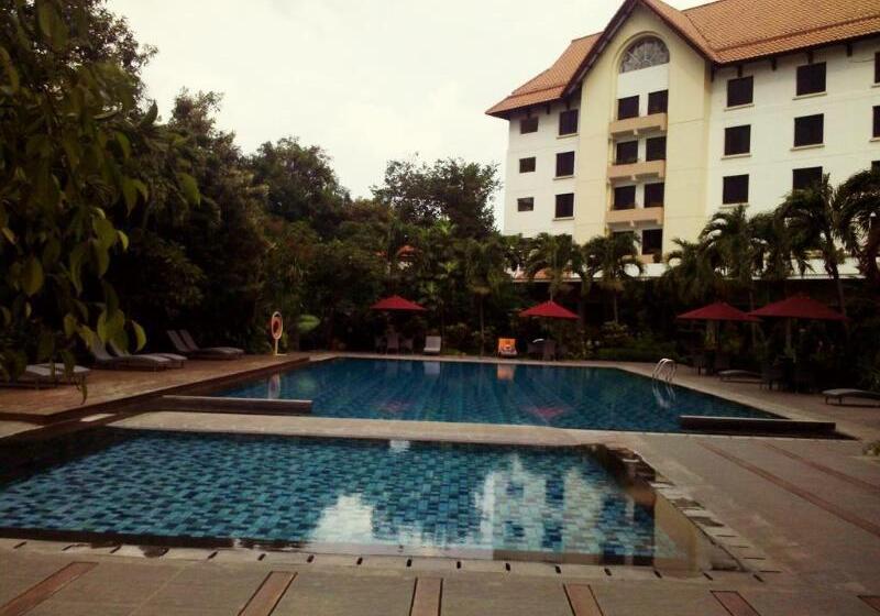 هتل Santika Cirebon