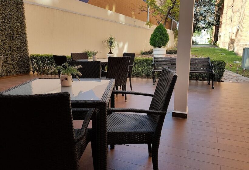 בית מלון כפרי Wyndham Garden Monterrey Norte