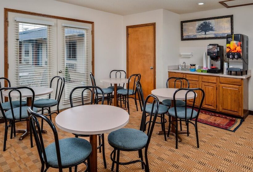 هتل Americas Best Value Inn Ellsworth