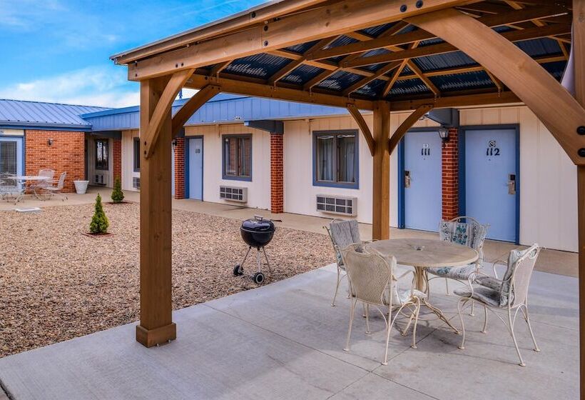 هتل Americas Best Value Inn Ellsworth