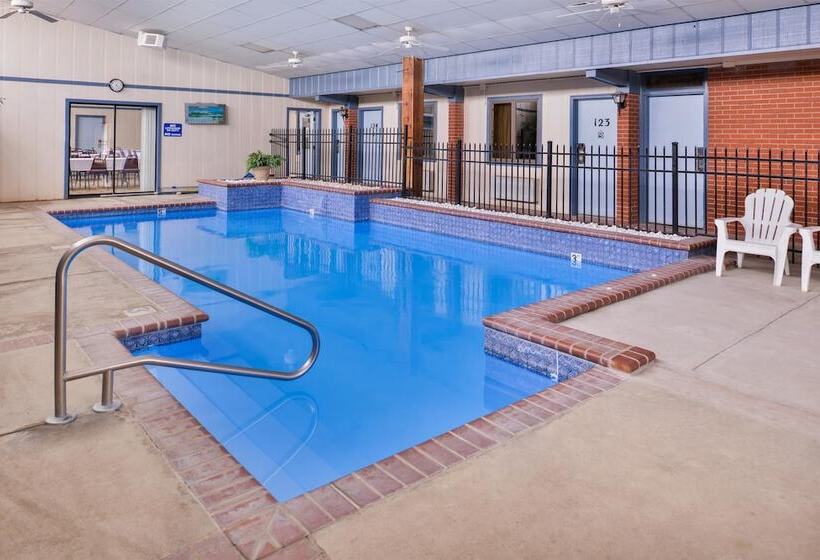 هتل Americas Best Value Inn Ellsworth