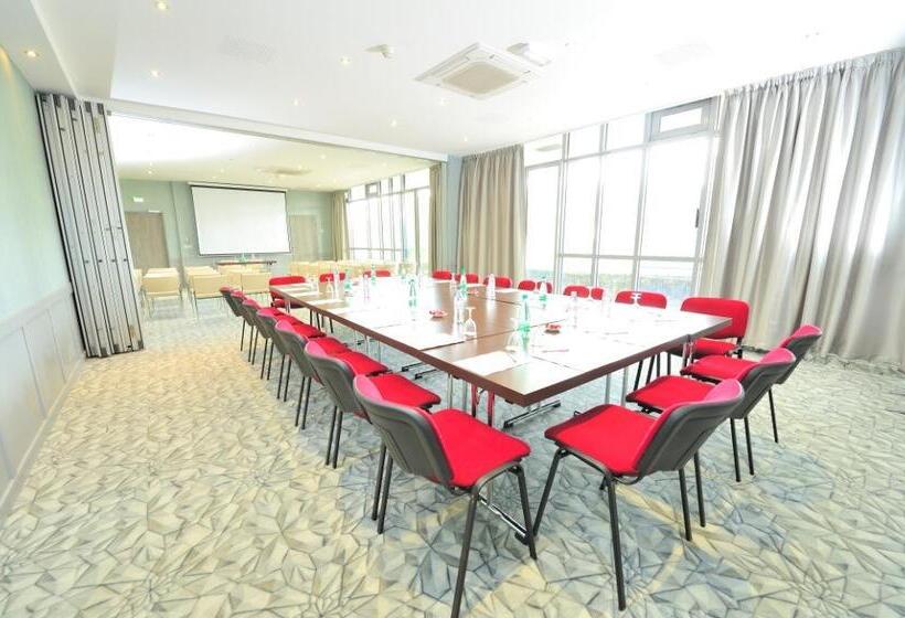 ホテル Best Western Plus Evreux Palais Des Congrès