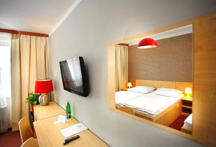 Fotos del hotel Charles Central:  2