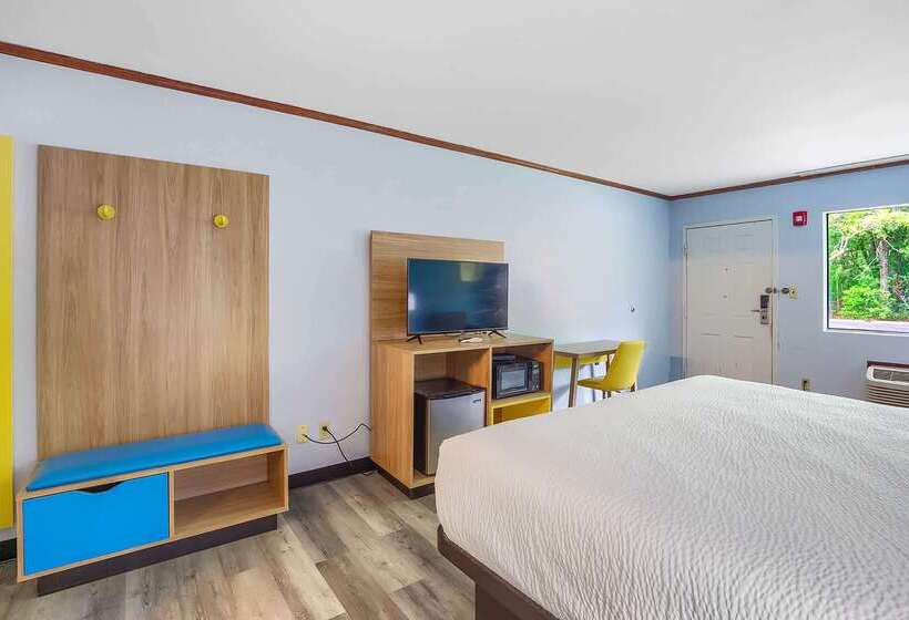 هتل Days Inn By Wyndham Foley
