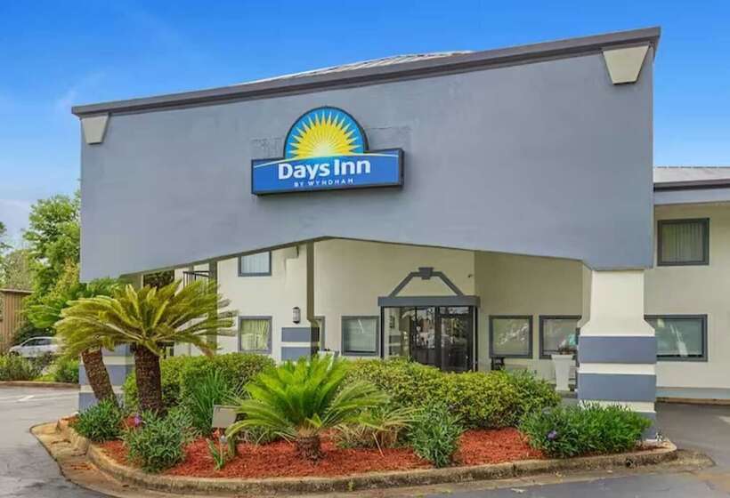 هتل Days Inn By Wyndham Foley