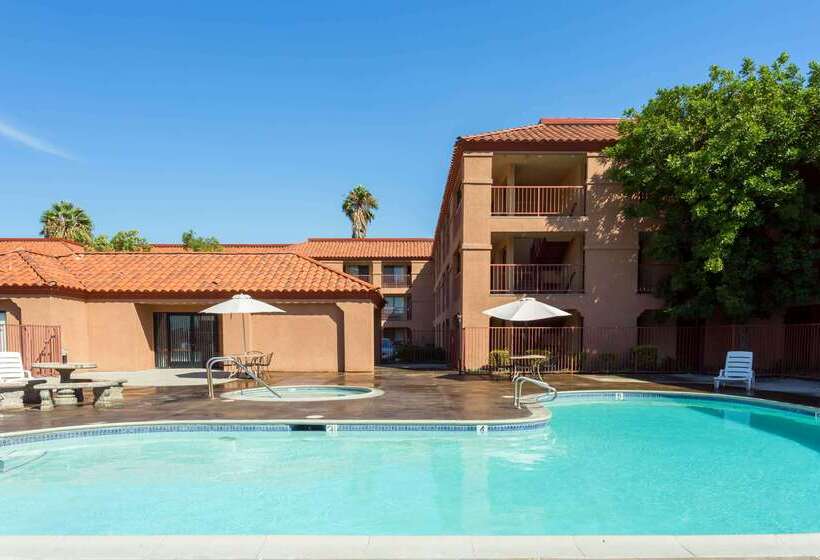 فندق Days Inn By Wyndham Fontana / Rialto