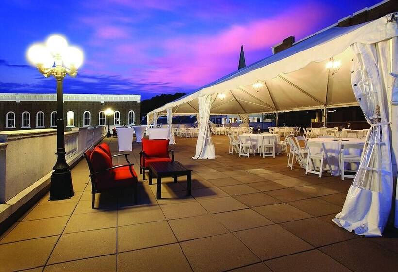 בית מלון כפרי General Morgan Inn