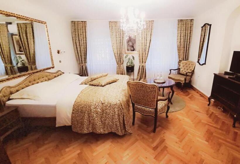 酒店 Livadić