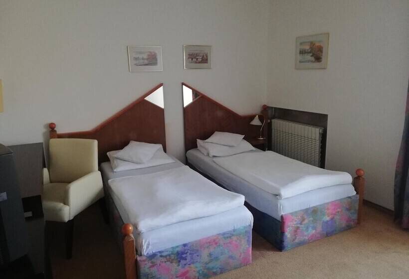 Fotos del hotel Monica:  2
