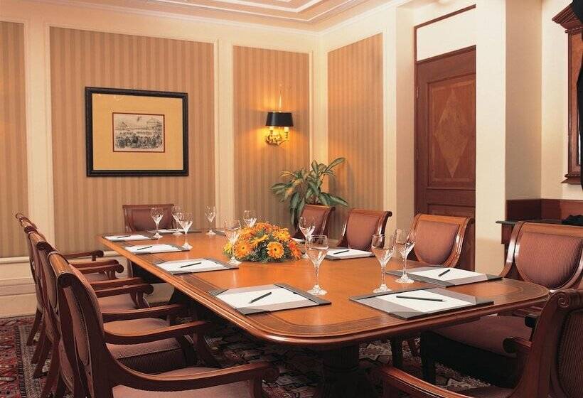 בית מלון כפרי The Oberoi Bengaluru
