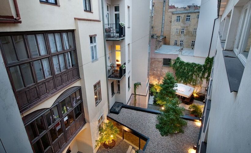 Fotos del hotel Three Crowns:  2