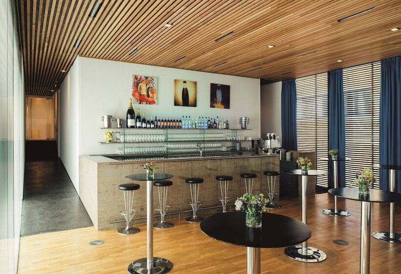 Отель Vienna House By Wyndham Martinspark Dornbirn