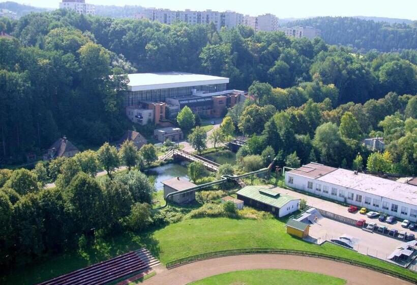 هتل Zimní Stadion Náchod