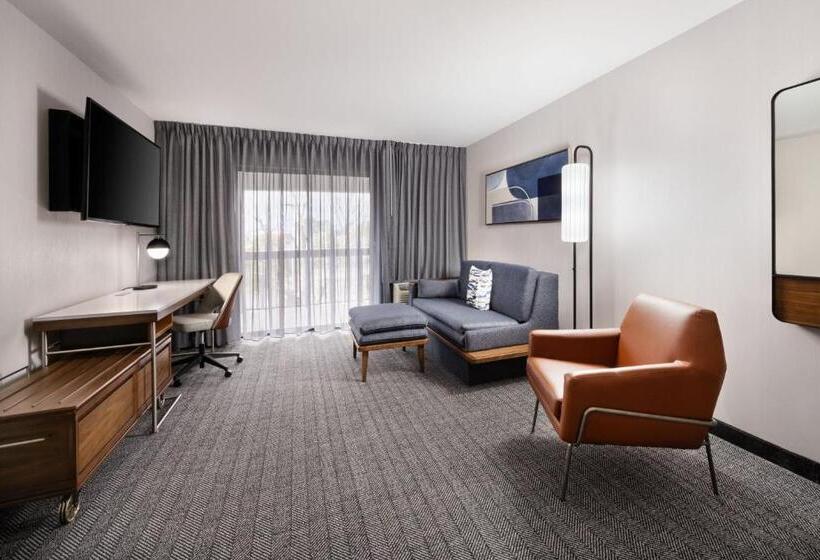 هتل Courtyard Mobile