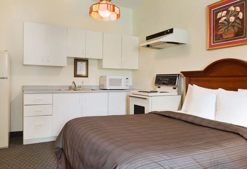 Hotel Days Inn By Wyndham Toronto East Beaches