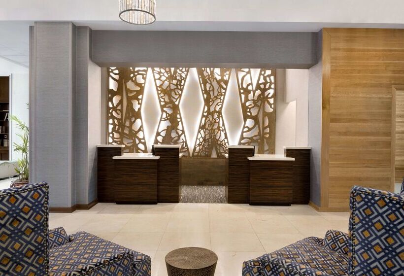 فندق Doubletree By Hilton Milwaukee Brookfield