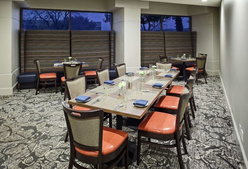 هتل Doubletree By Hilton San Antonio Downtown