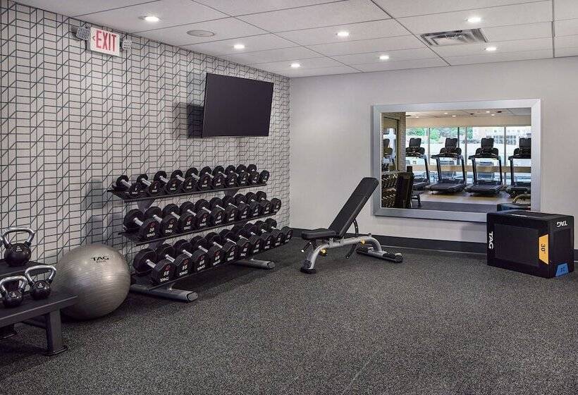 هتل Hilton Kansas City Country Club Plaza