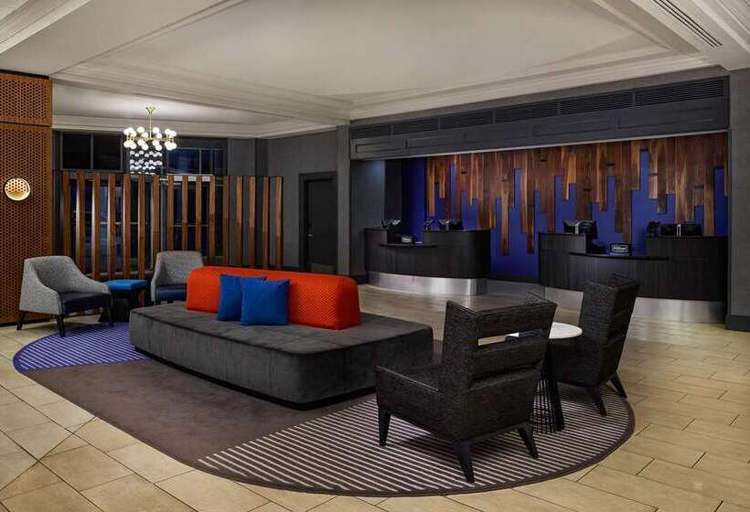 هتل Hilton Kansas City Country Club Plaza