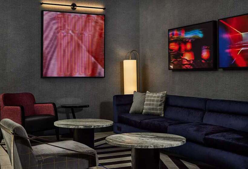 هتل Hilton Kansas City Country Club Plaza