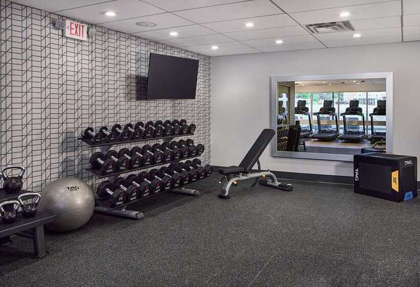 هتل Hilton Kansas City Country Club Plaza