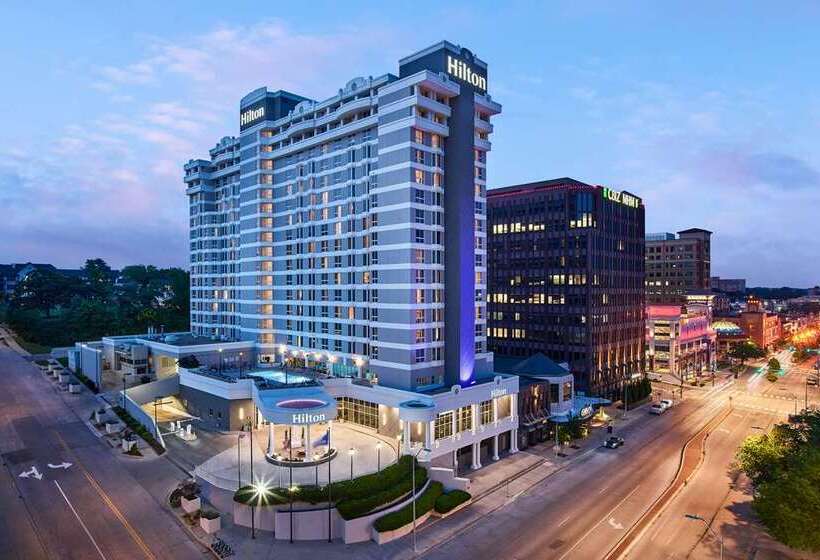 هتل Hilton Kansas City Country Club Plaza
