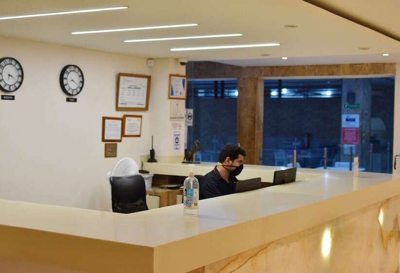 Fotos del hotel La Riviera:  12