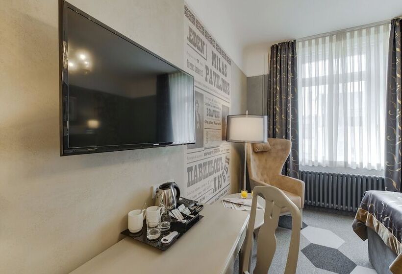 Metropole Hotel By Semarah