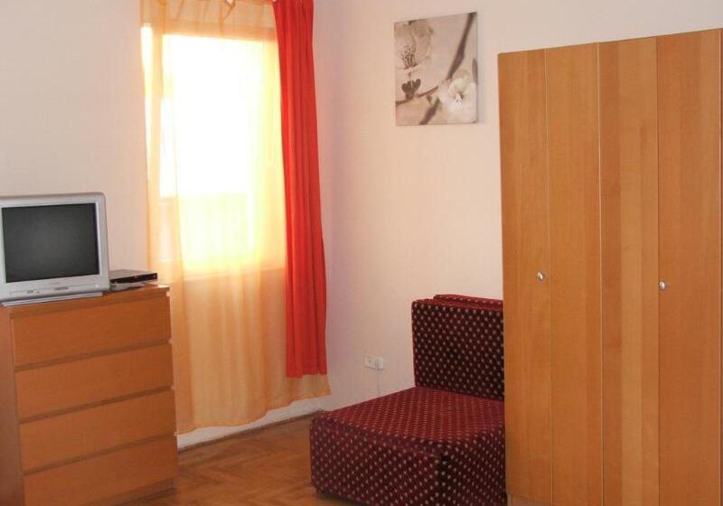 Fotos del hotel Papillon:  6