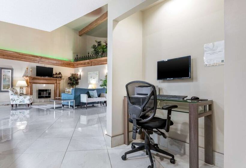 هتل Quality Inn