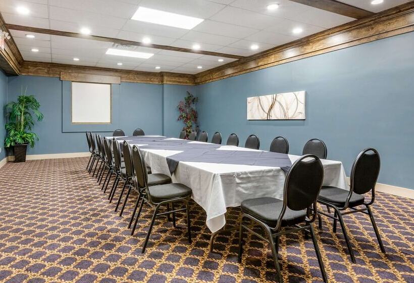 هتل Quality Inn
