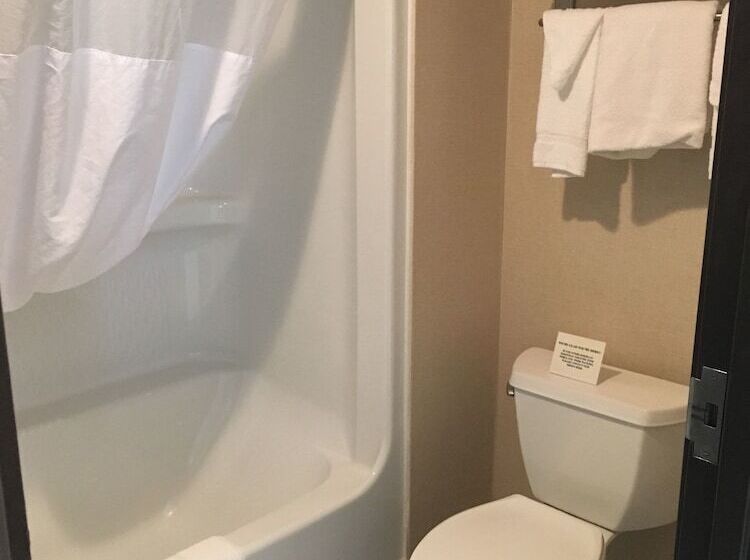 هتل Quality Inn