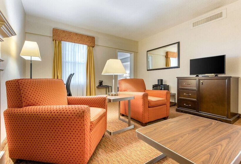 هتل Quality Inn