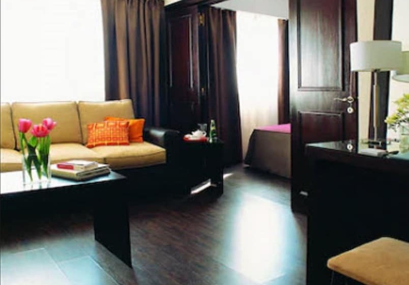 Rochester Hotel Classic