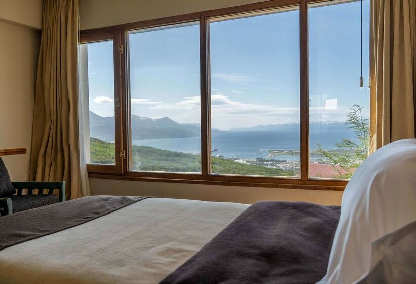 هتل Wyndham Garden Ushuaia  Del Glaciar