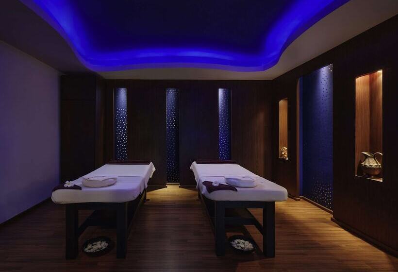 Novotel Phuket Vintage Park Resort