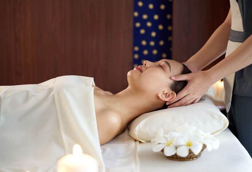 Novotel Phuket Vintage Park Resort