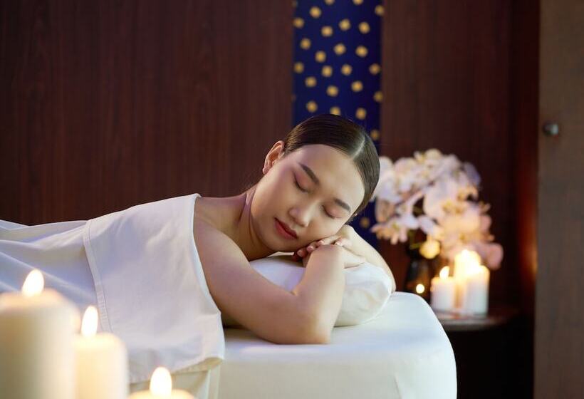 Novotel Phuket Vintage Park Resort