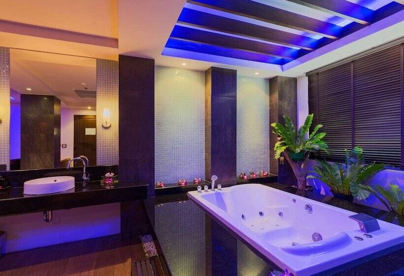 Novotel Phuket Vintage Park Resort