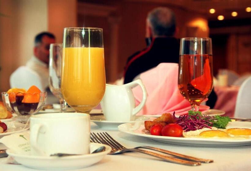 Hotel Chinggis Khaan