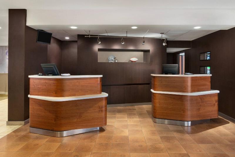 فندق Courtyard Fort Myers Cape Coral