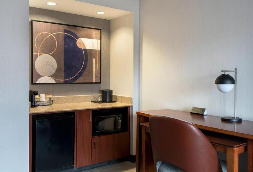 فندق Courtyard By Marriott New Haven Wallingford