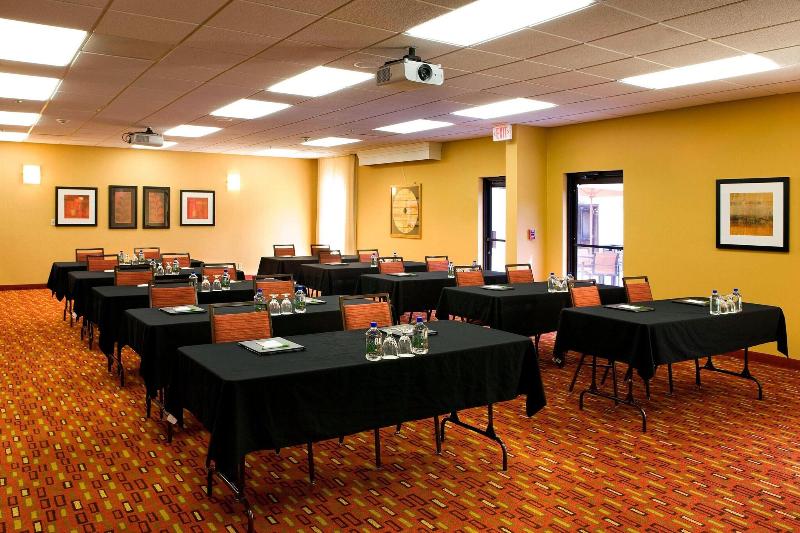 هتل Courtyard Sacramento Airport Natomas
