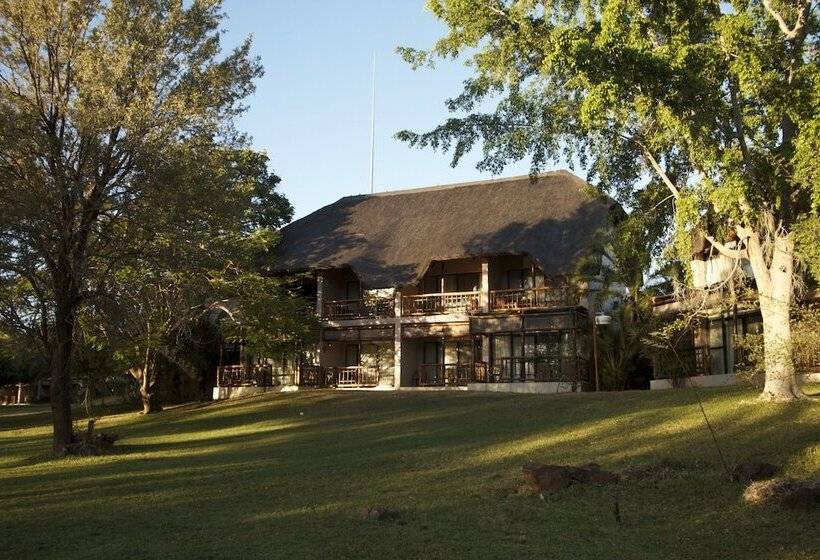 فندق Cresta Mowana Safari Resort & Spa