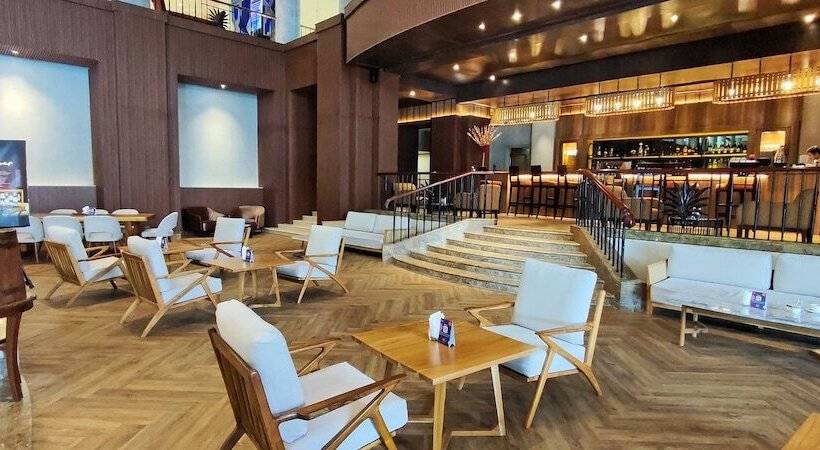 Mangkuluhur Artotel Suites