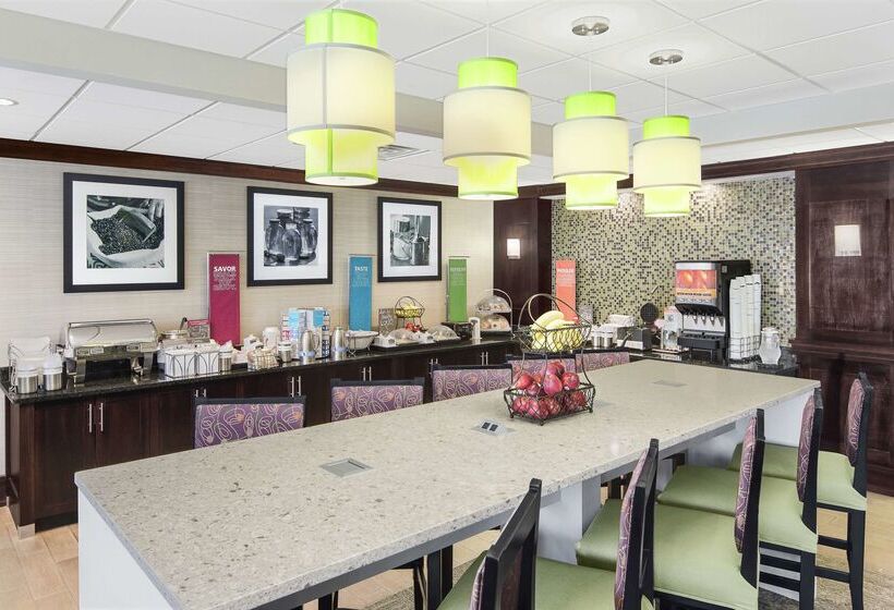 هتل Hampton Inn Atlantatown Center/kennesaw