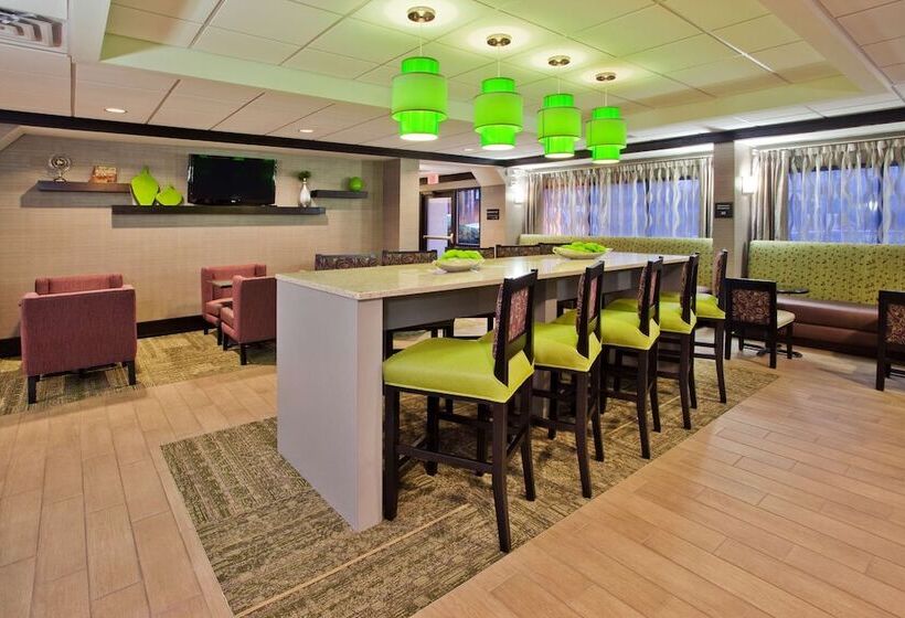 هتل Hampton Inn Atlantatown Center/kennesaw